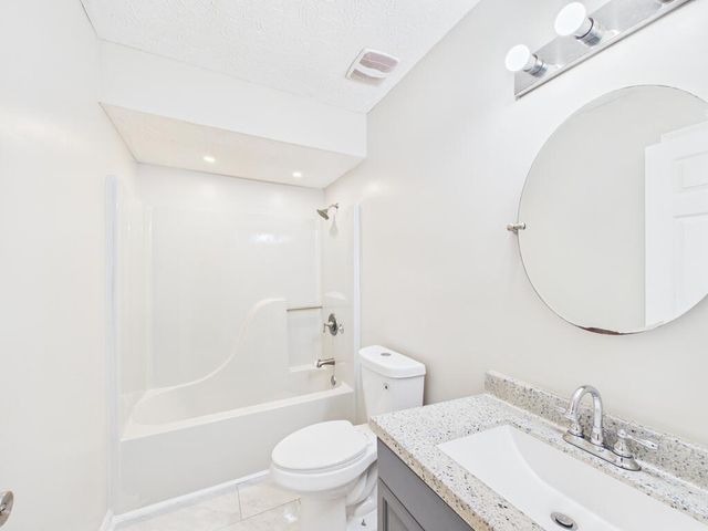 9 W Jeep Road, Phenix City, AL 36869