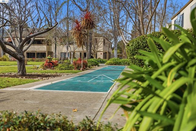 453 Alberto Way D155, Los Gatos, CA 95032