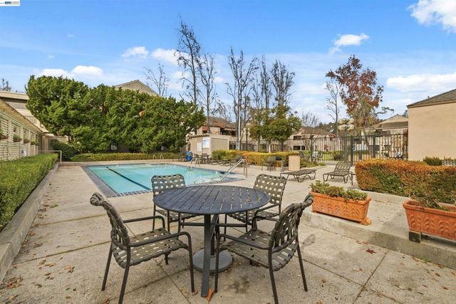453 Alberto Way D155, Los Gatos, CA 95032