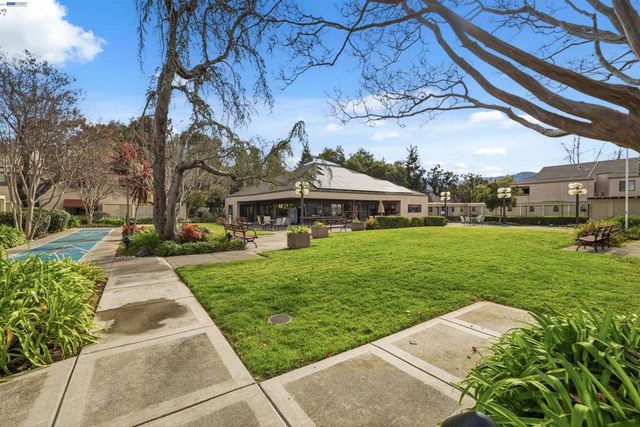 453 Alberto Way D155, Los Gatos, CA 95032
