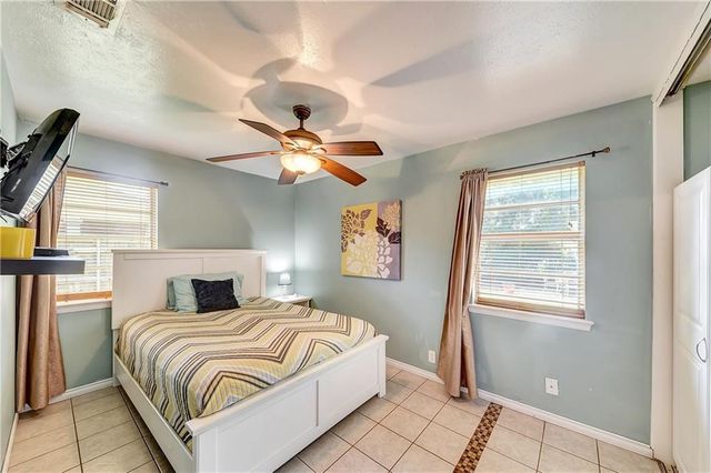 712 Ridgecrest Drive, Lewisville, TX 75067