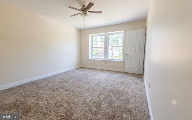 29 FOMALHAUT AVE, Blackwood, NJ 08012