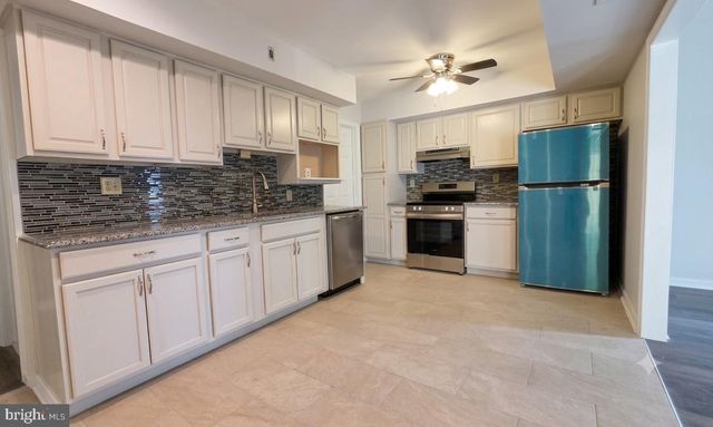 29 FOMALHAUT AVE, Blackwood, NJ 08012