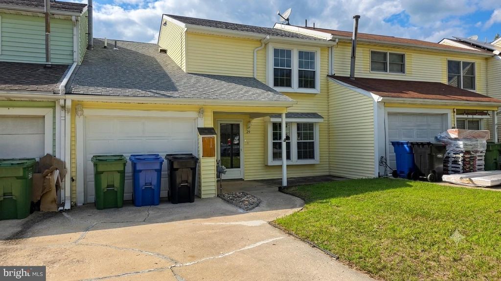 29 FOMALHAUT AVE, Blackwood, NJ 08012