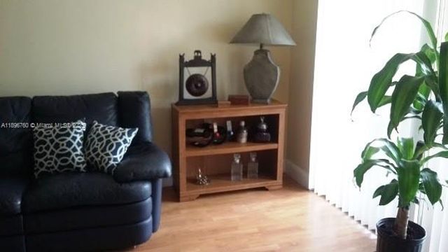 8373 Lake Dr 301, Doral, FL 33166