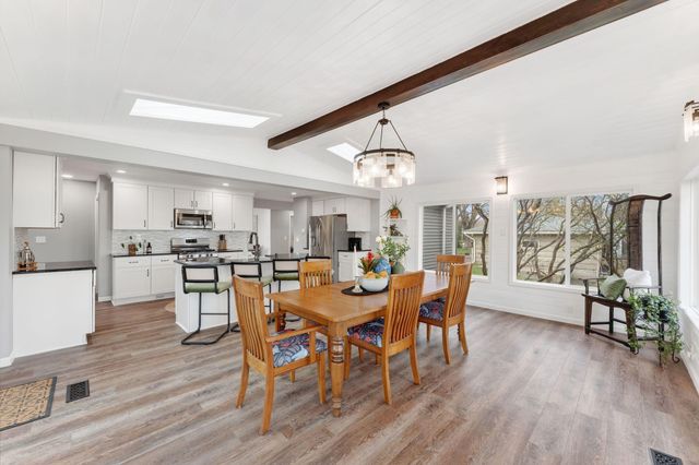 2712 Williams Drive, Burnsville, MN 55337