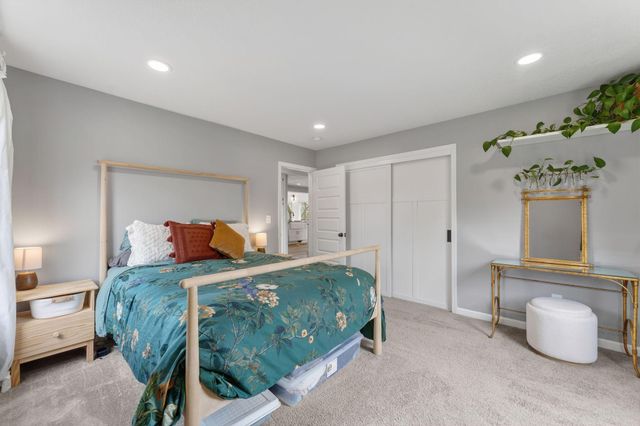 2712 Williams Drive, Burnsville, MN 55337