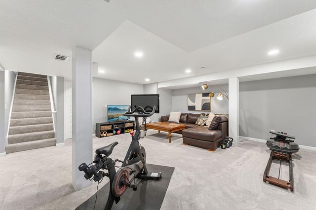 2712 Williams Drive, Burnsville, MN 55337