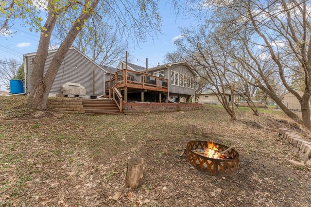 2712 Williams Drive, Burnsville, MN 55337