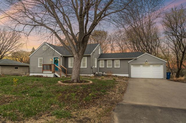 2712 Williams Drive, Burnsville, MN 55337