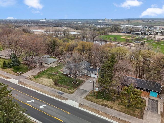 2712 Williams Drive, Burnsville, MN 55337