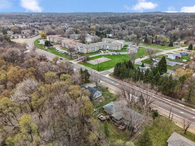 2712 Williams Drive, Burnsville, MN 55337