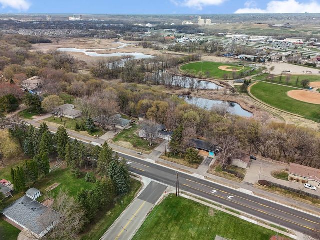 2712 Williams Drive, Burnsville, MN 55337