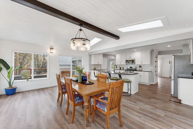 2712 Williams Drive, Burnsville, MN 55337