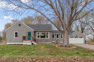 2712 Williams Drive, Burnsville, MN 55337