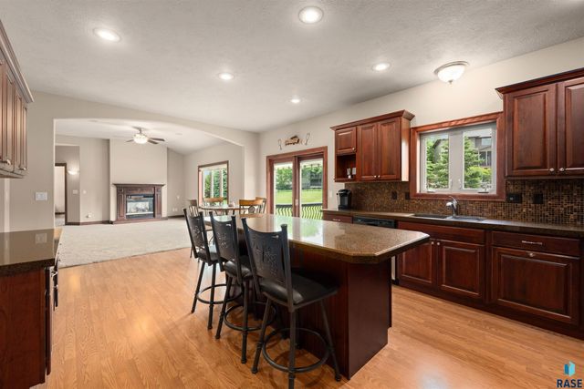 5604 S Josh Wyatt Dr Drive, Sioux Falls, SD 57108