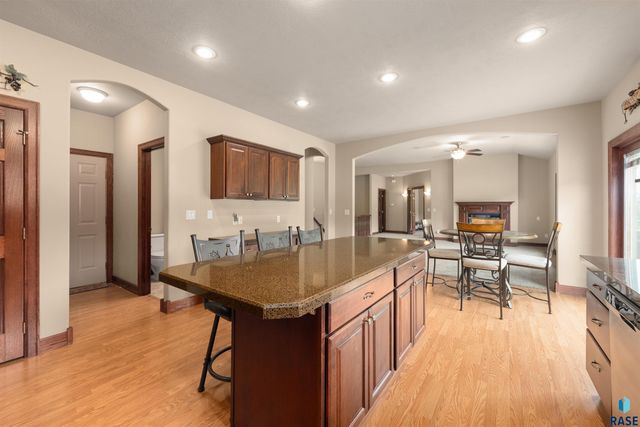 5604 S Josh Wyatt Dr Drive, Sioux Falls, SD 57108