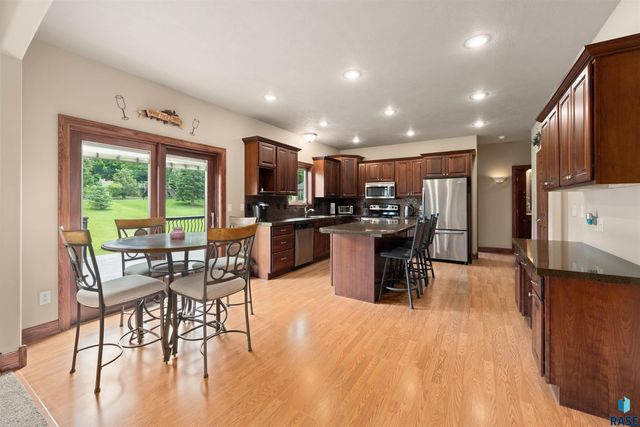 5604 S Josh Wyatt Dr Drive, Sioux Falls, SD 57108
