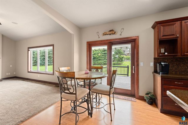 5604 S Josh Wyatt Dr Drive, Sioux Falls, SD 57108