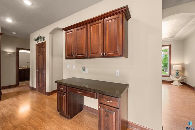 5604 S Josh Wyatt Dr Drive, Sioux Falls, SD 57108