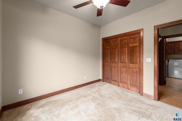 5604 S Josh Wyatt Dr Drive, Sioux Falls, SD 57108