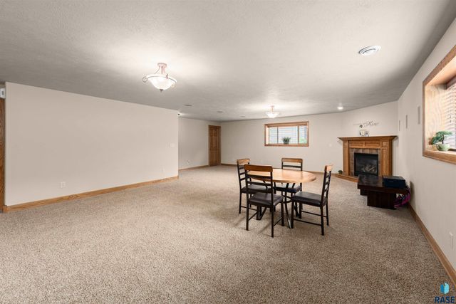 5604 S Josh Wyatt Dr Drive, Sioux Falls, SD 57108