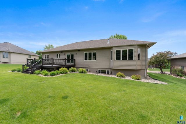5604 S Josh Wyatt Dr Drive, Sioux Falls, SD 57108
