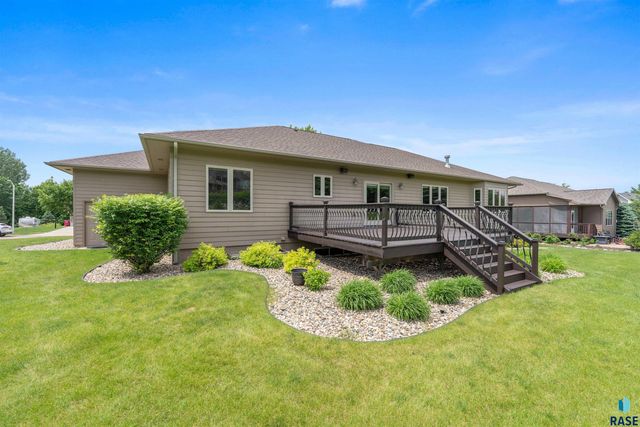 5604 S Josh Wyatt Dr Drive, Sioux Falls, SD 57108