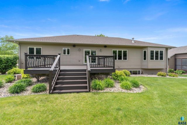 5604 S Josh Wyatt Dr Drive, Sioux Falls, SD 57108