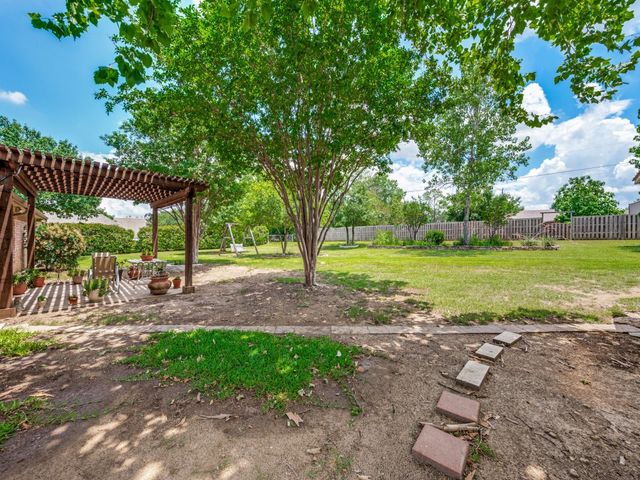 511 N Hardeman Circle, Justin, TX 76247
