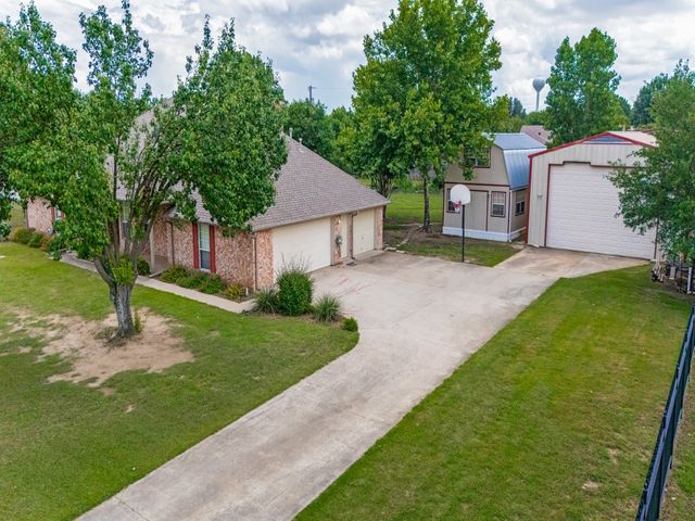 511 N Hardeman Circle, Justin, TX 76247