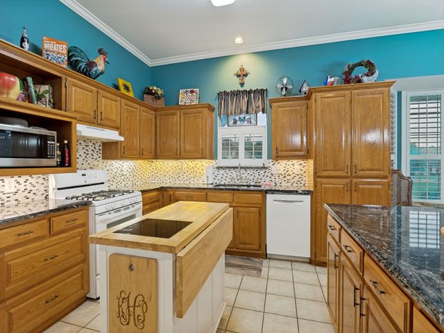 511 N Hardeman Circle, Justin, TX 76247