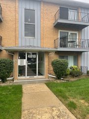 4819 W 109th Street 201, Oak Lawn, IL 60453