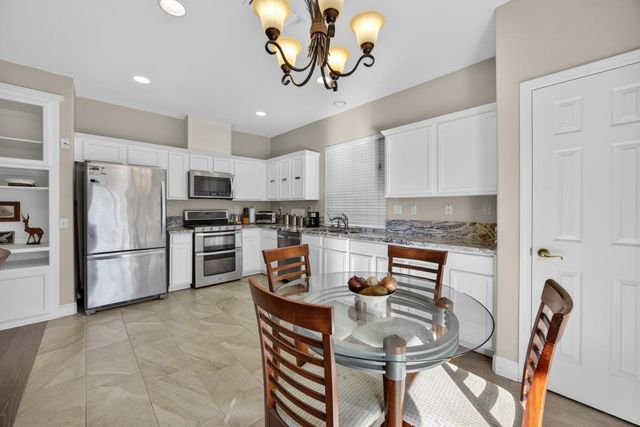 9909 Blue Lupine Pl, Elk Grove, CA 95757