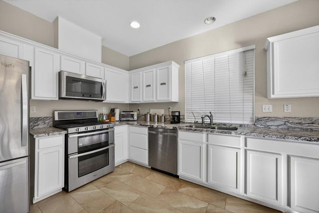 9909 Blue Lupine Pl, Elk Grove, CA 95757