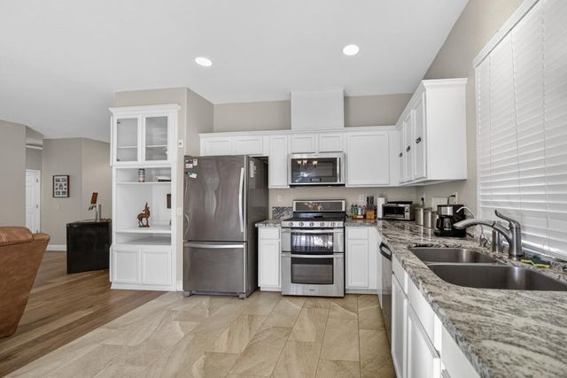 9909 Blue Lupine Pl, Elk Grove, CA 95757