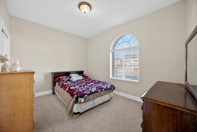 9909 Blue Lupine Pl, Elk Grove, CA 95757