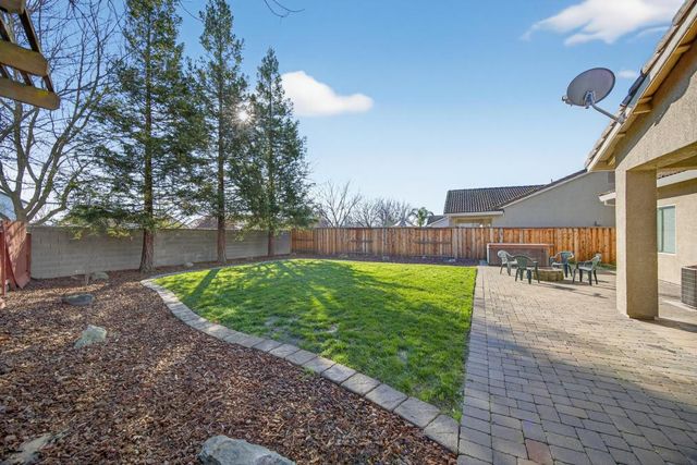 9909 Blue Lupine Pl, Elk Grove, CA 95757