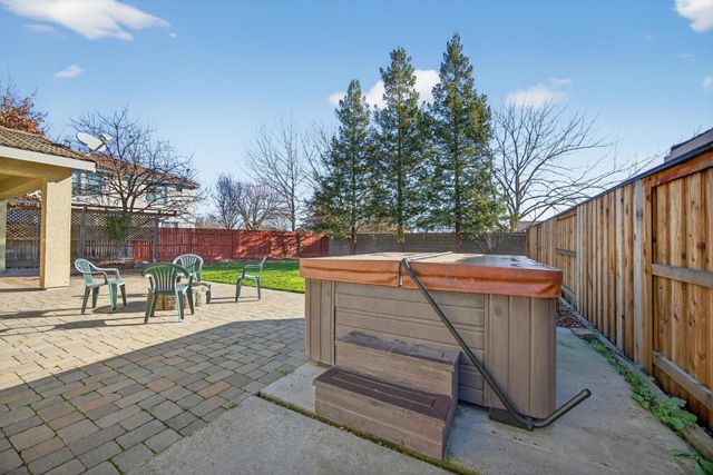 9909 Blue Lupine Pl, Elk Grove, CA 95757