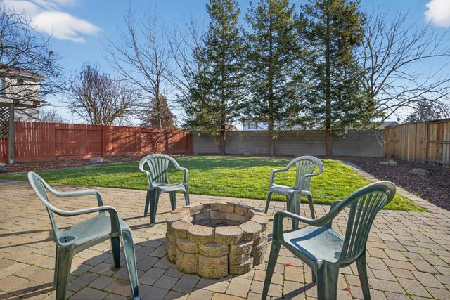 9909 Blue Lupine Pl, Elk Grove, CA 95757