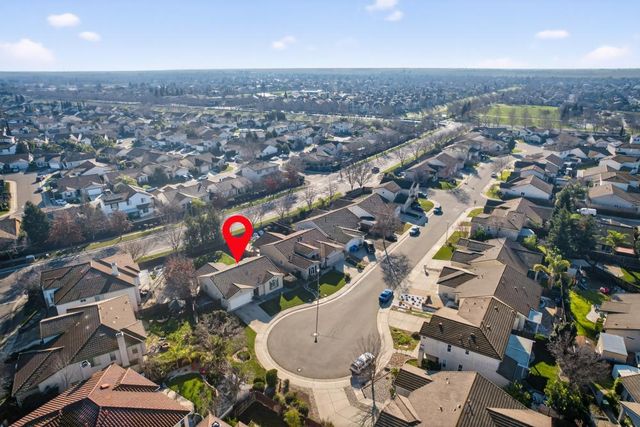 9909 Blue Lupine Pl, Elk Grove, CA 95757