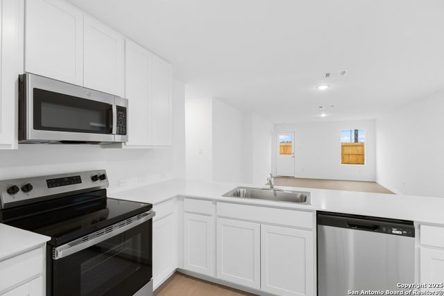 972 Pastar Creek, Seguin, TX 78155