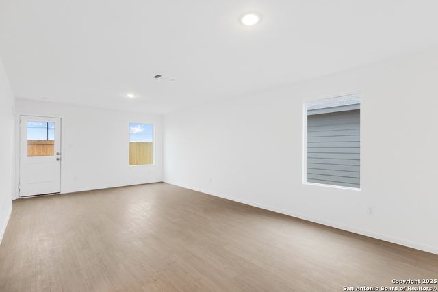 972 Pastar Creek, Seguin, TX 78155