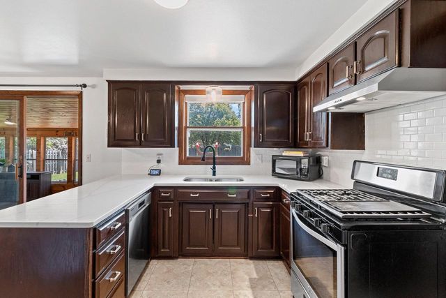 1109 CAMERON STREET, Green Bay, WI 54304