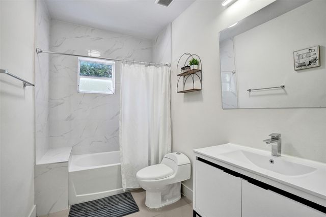 763 NW 41st St, Miami, FL 33127