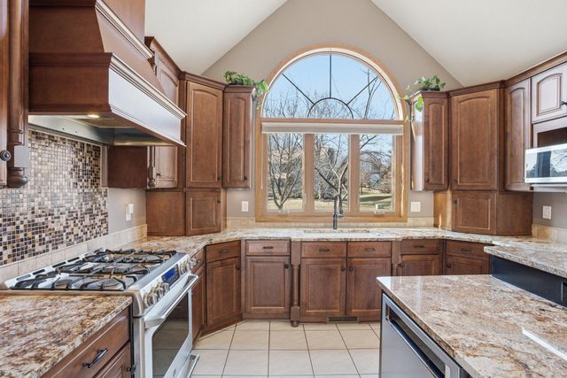 4136 Prairie Ridge Road, Eagan, MN 55123