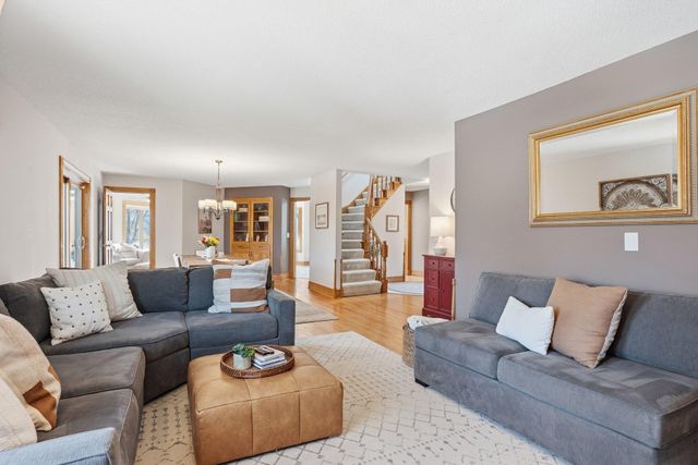 4136 Prairie Ridge Road, Eagan, MN 55123