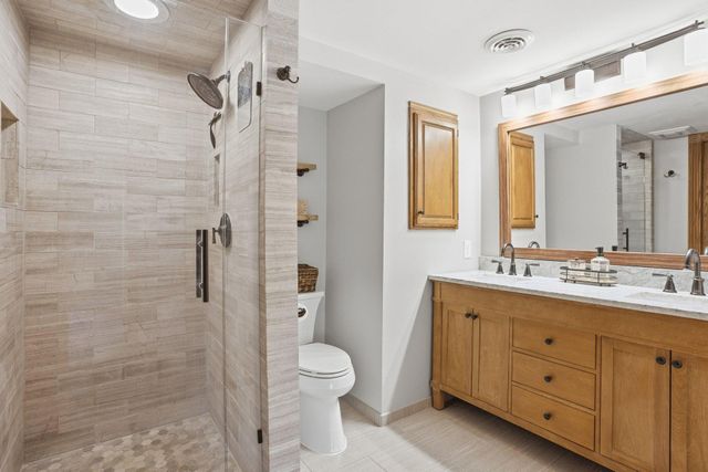 4136 Prairie Ridge Road, Eagan, MN 55123