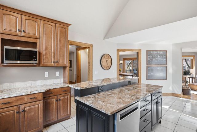 4136 Prairie Ridge Road, Eagan, MN 55123