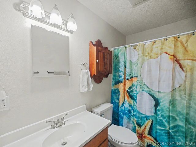 15396 N 520 Road, Tahlequah, OK 74464